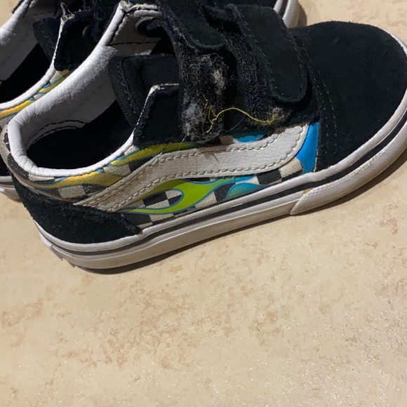 Vans - Picture 2 of 2